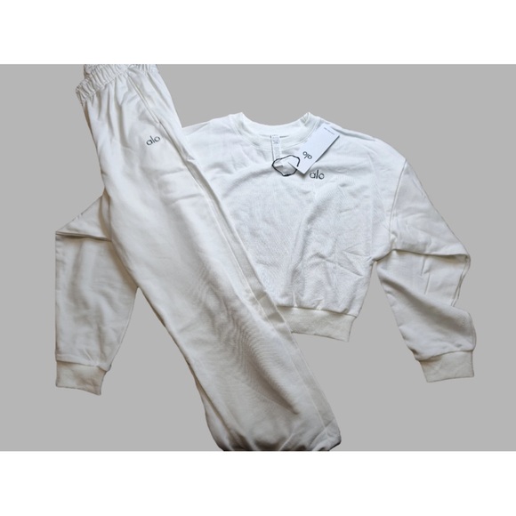 ALO YOGA Jogger Set - Picture 5 of 5